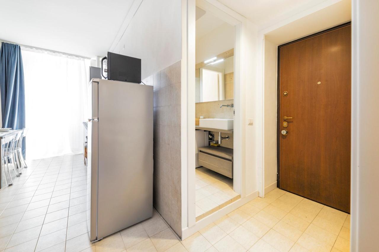 Roomy Apartment Close To Subway M5! Мілан Екстер'єр фото